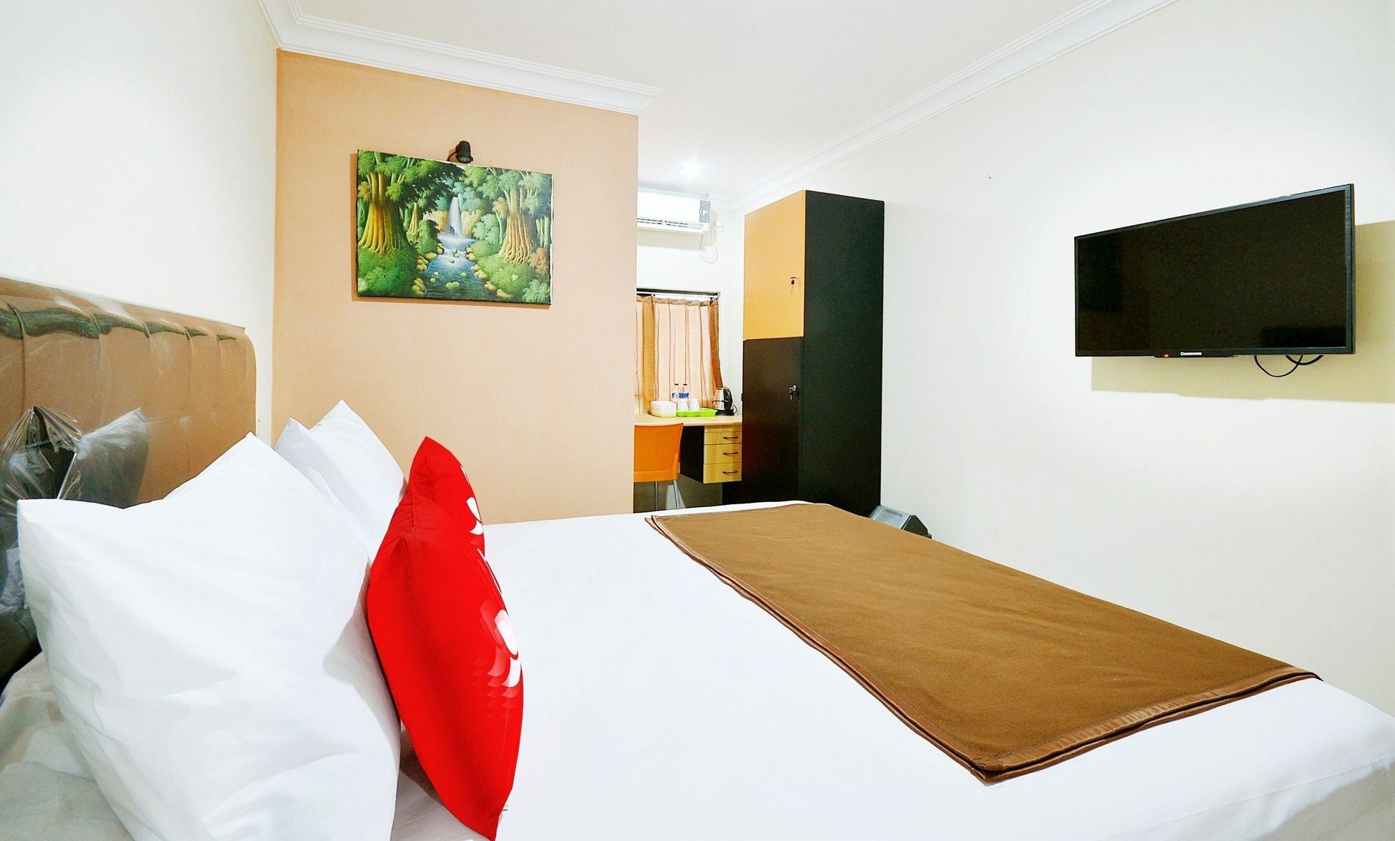 Zen Rooms Kuningan Syariah Джакарта Экстерьер фото