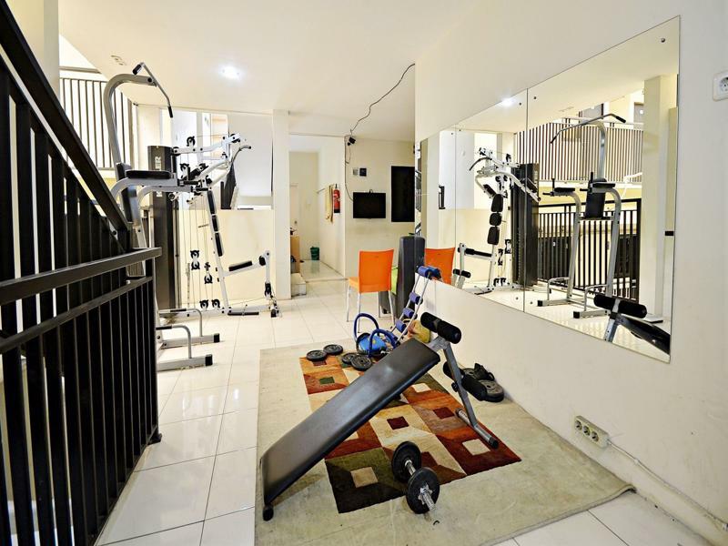 Zen Rooms Kuningan Syariah Джакарта Экстерьер фото