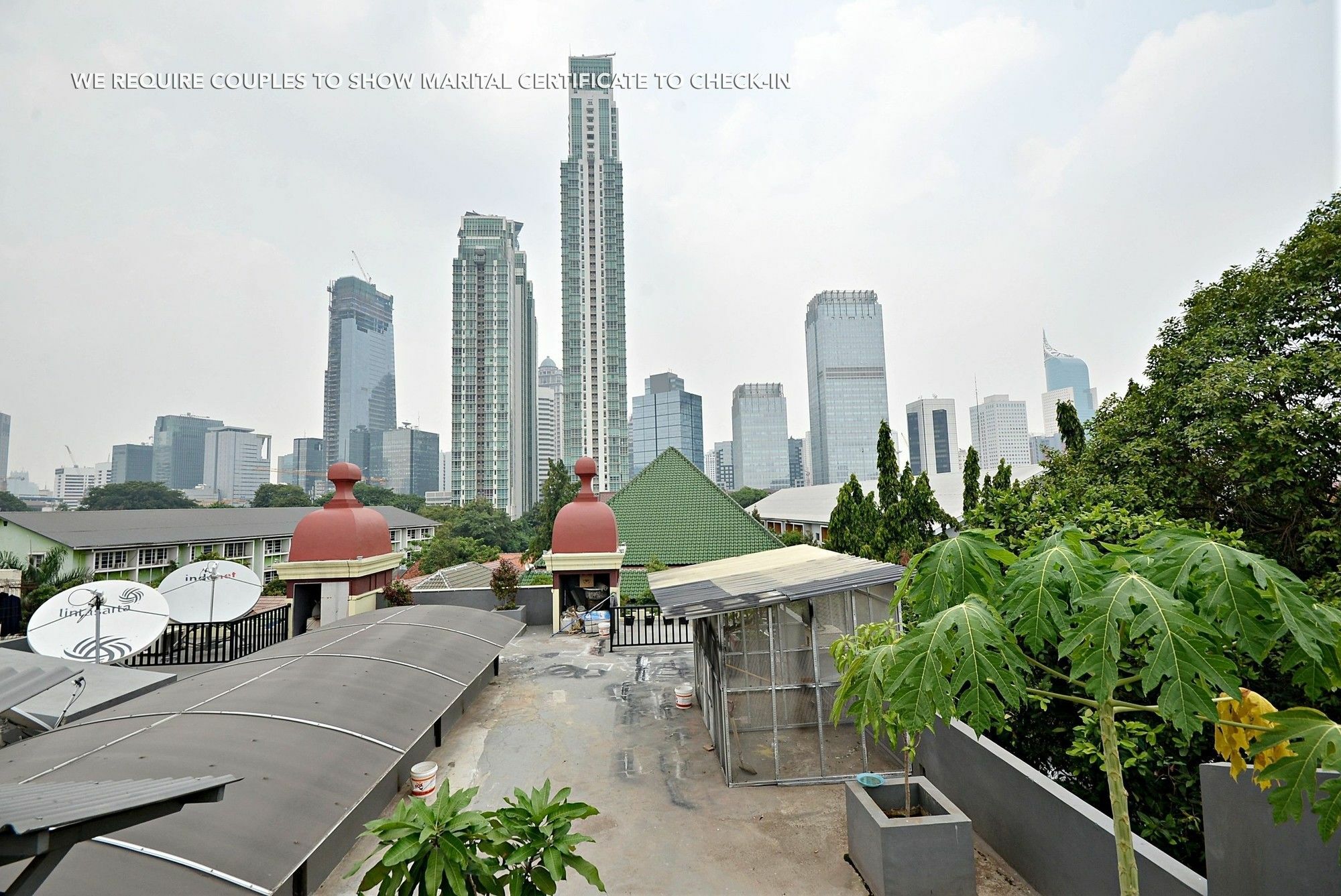 Zen Rooms Kuningan Syariah Джакарта Экстерьер фото